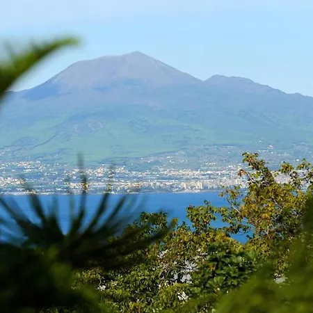 Domus Aequana 3* Vico Equense